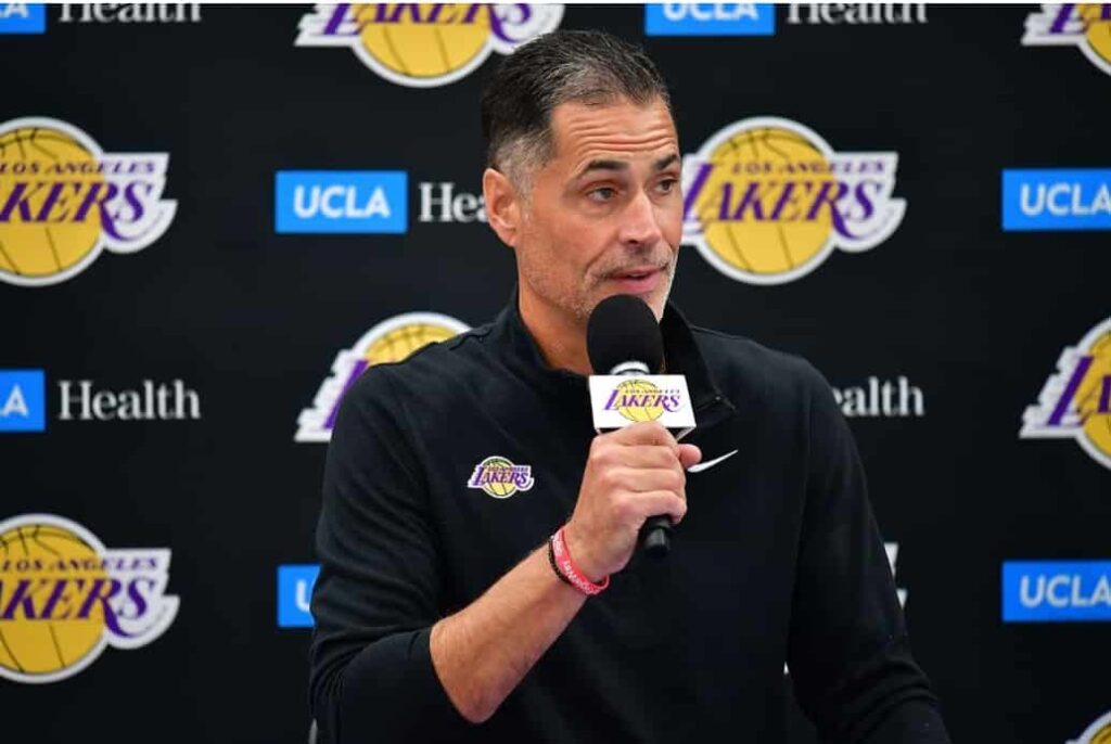 The Lakers planing to trade new players in this season