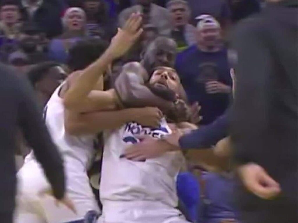 Draymond Green responded in a manner contrary to his usual demeanor following Rudy Gobert’s accusation of “clown behavior” after a recent choking incident.