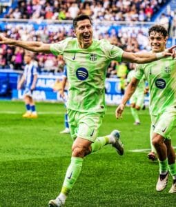“Lewandowski’s 32-Minute Hat Trick Against Alavés: The Unstoppable Goal Machine Strikes Again!”